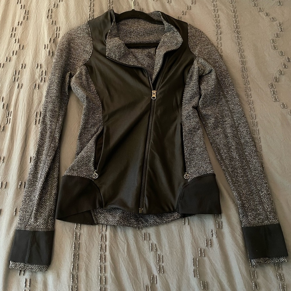 Lululemon Jacket - Picture 4 of 5